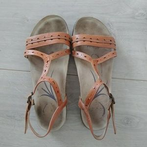 Abeo sandals